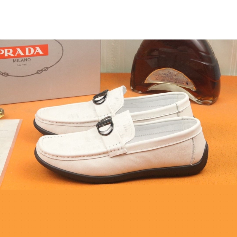 Pra*a leather shoes
